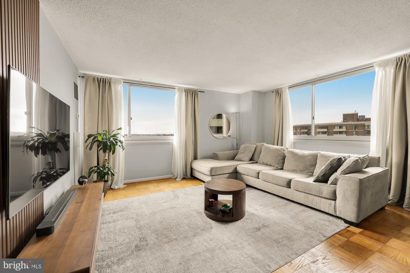 4601 N Park Avenue #1119, Chevy Chase