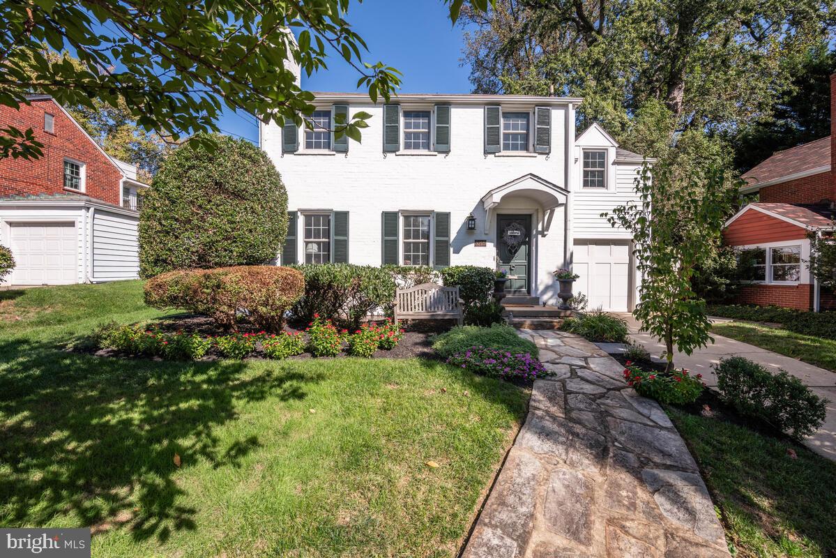 5215 Roosevelt Street, Bethesda