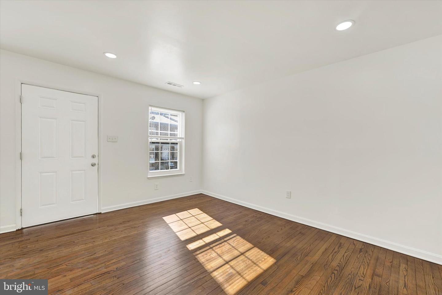 541 W Diamond Avenue #22, Gaithersburg