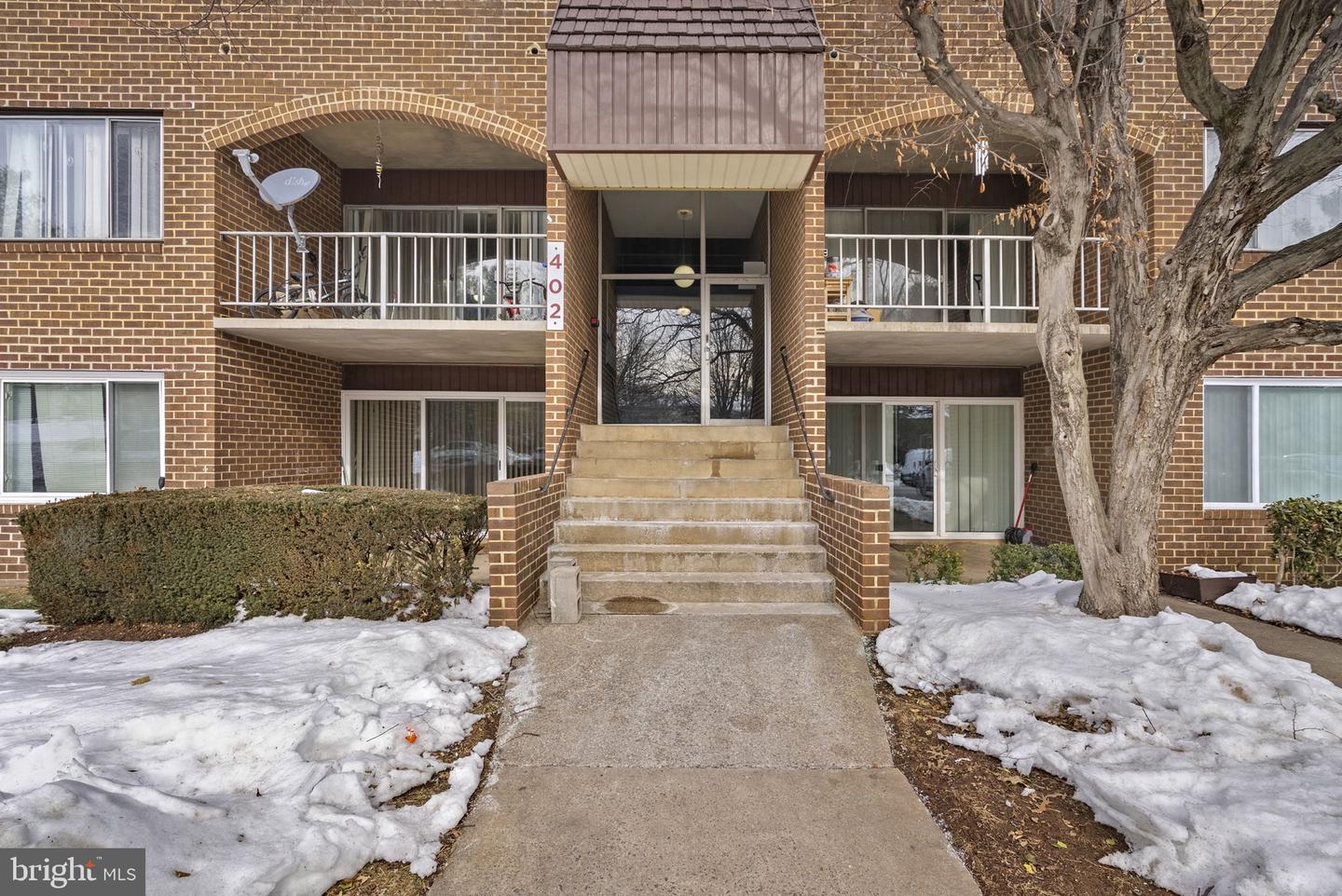 402 Girard Street #11, Gaithersburg