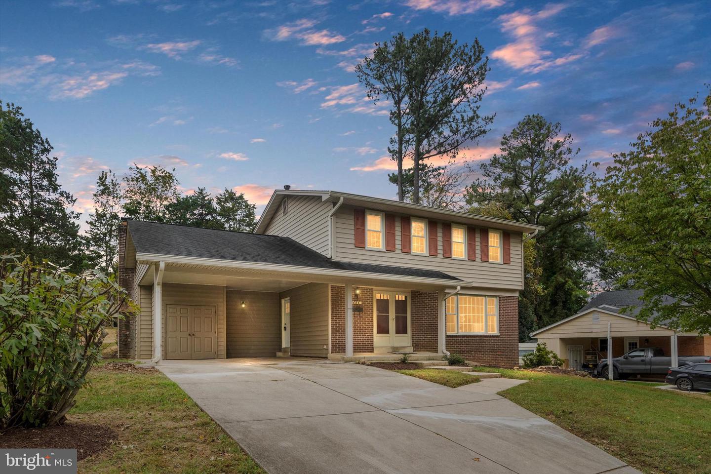 686 College Parkway, Rockville