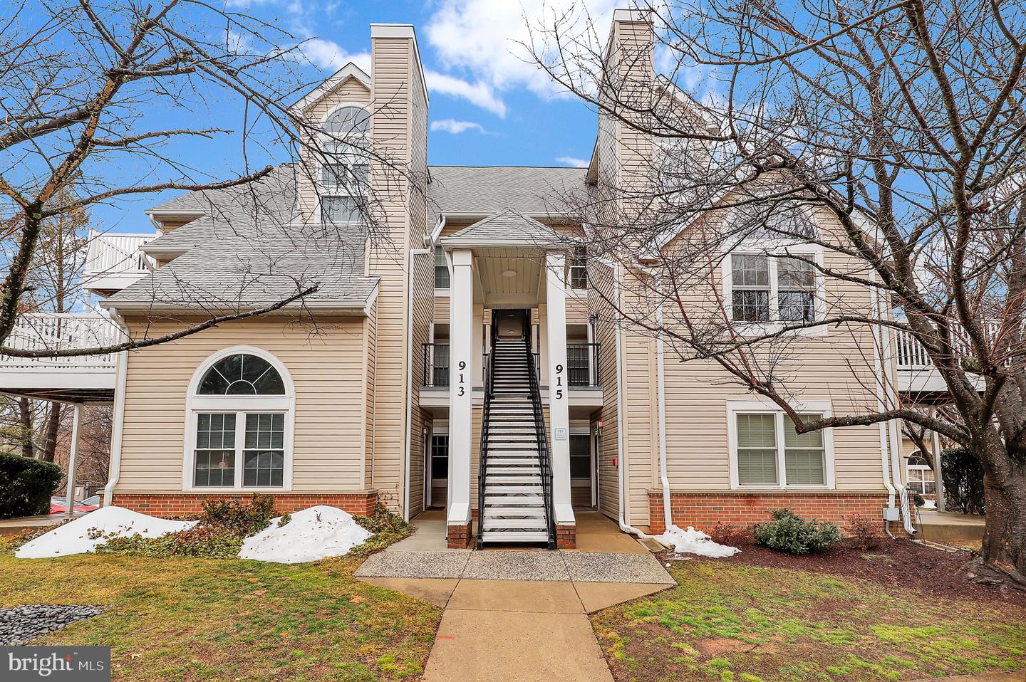 913 Hillside Lake Terrace #413, Gaithersburg
