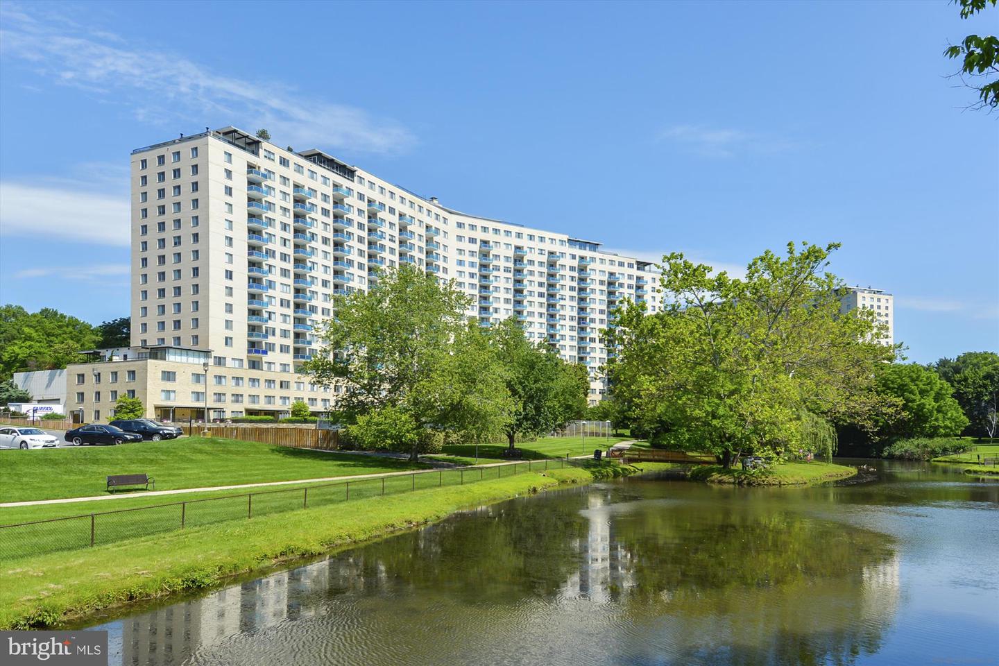 10401 Grosvenor Place #610, Rockville