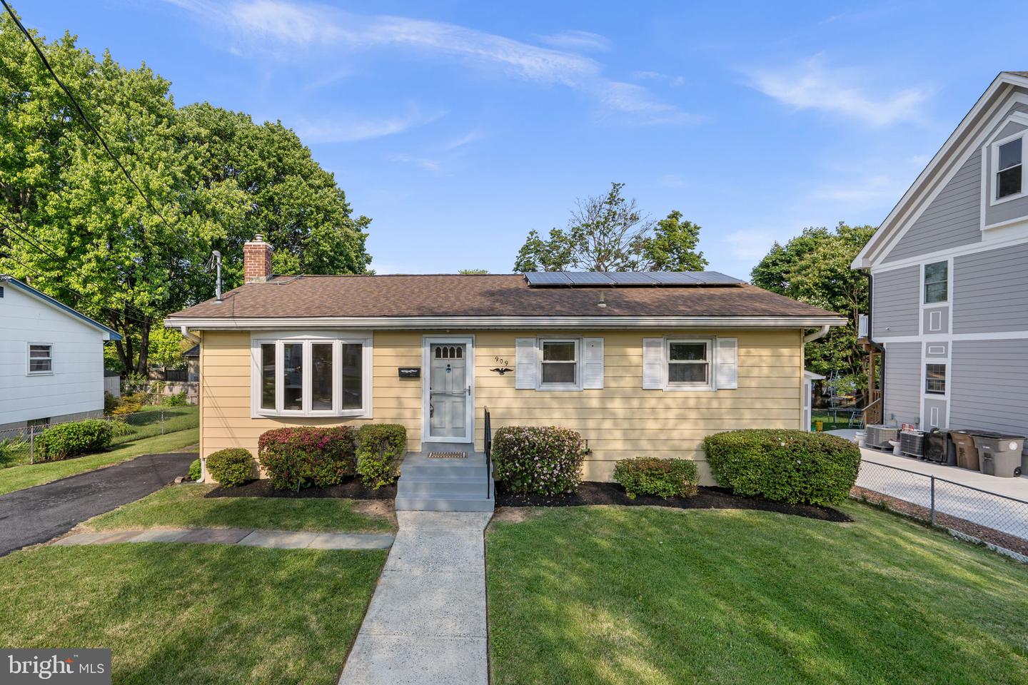 909 1st Street, Rockville
