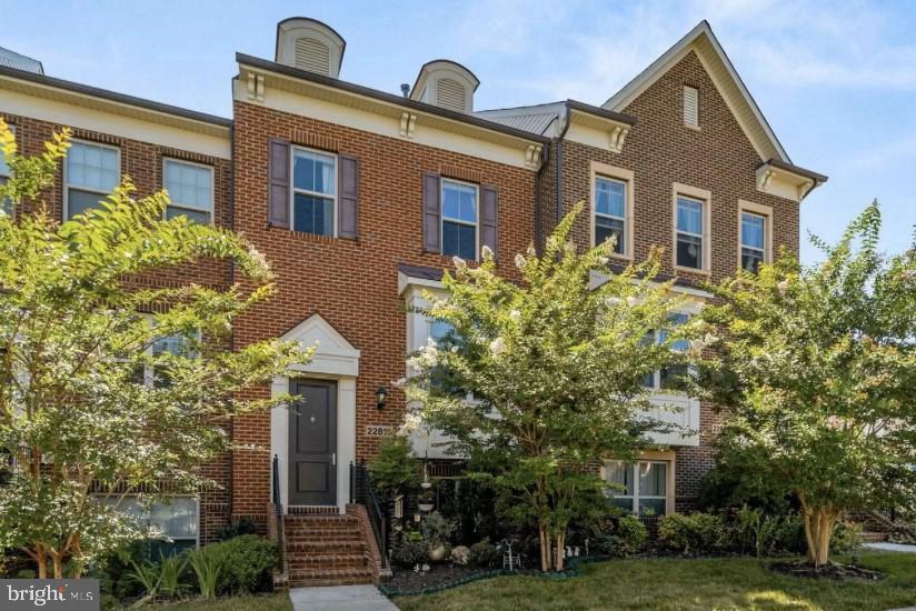 22816 Broadway Avenue, Clarksburg