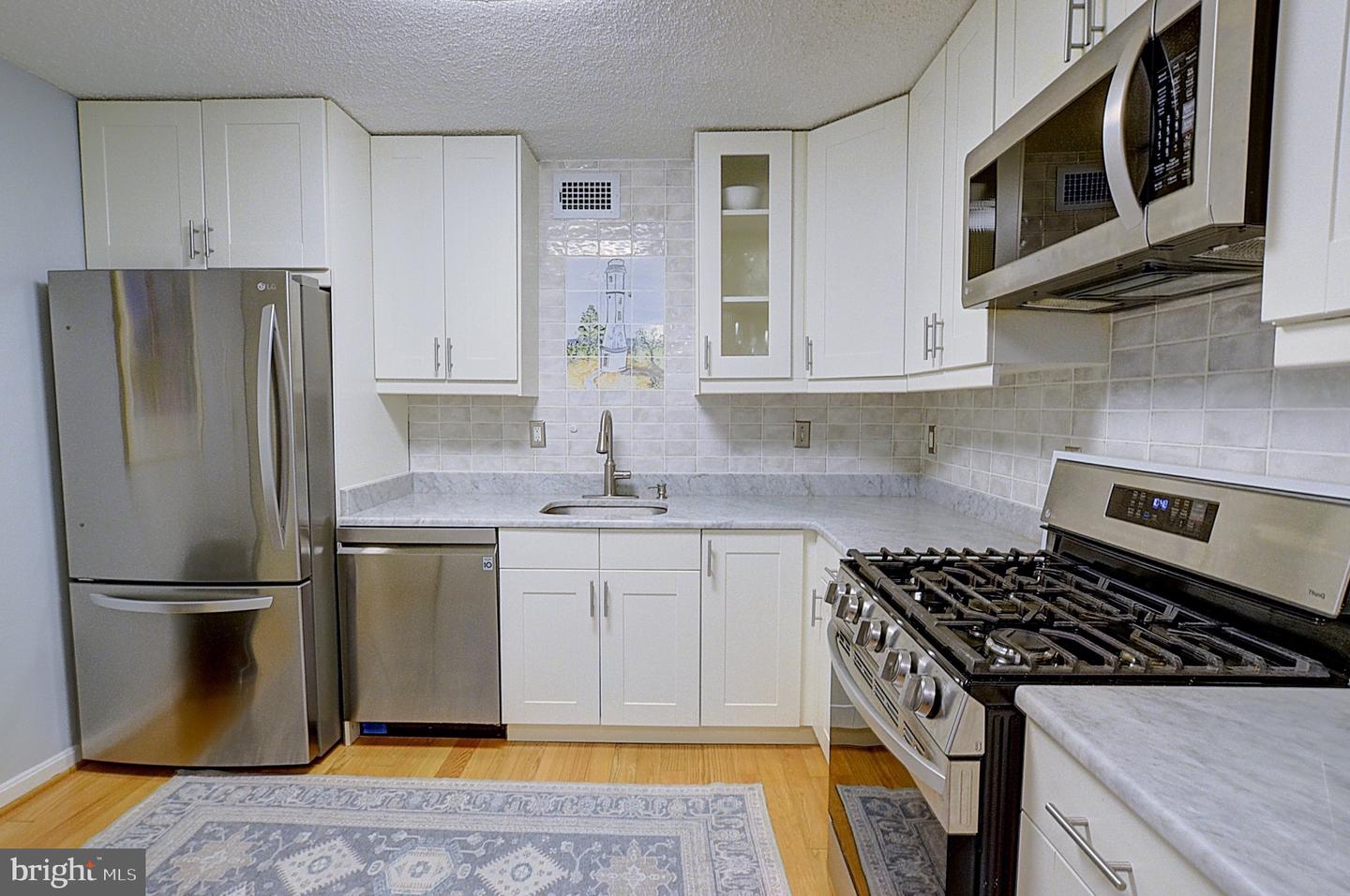 5225 Pooks Hill Road #424n