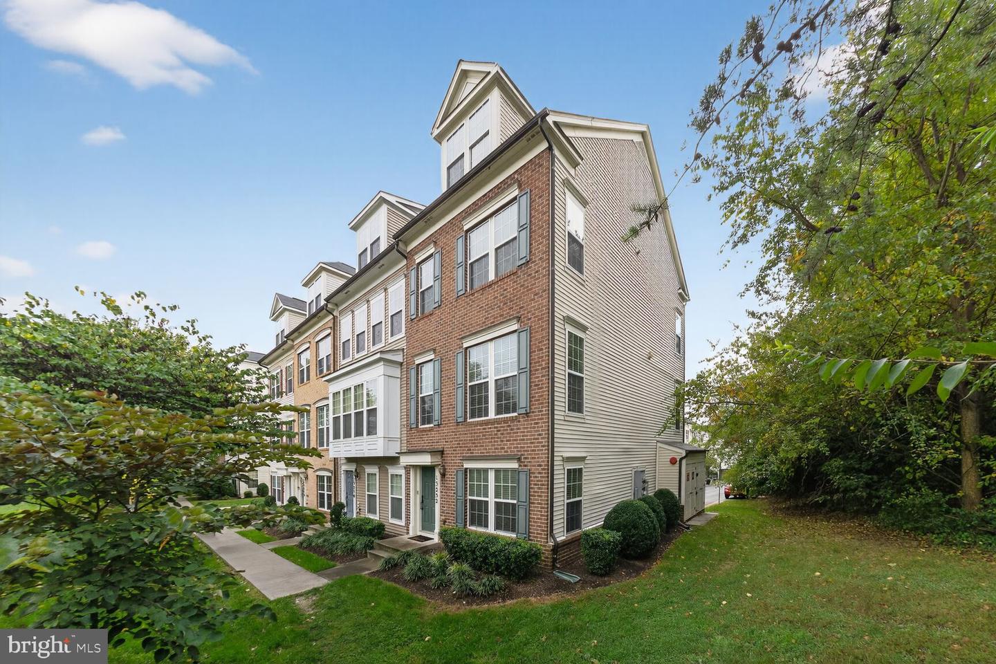 13252 Shawnee Lane #204, Clarksburg