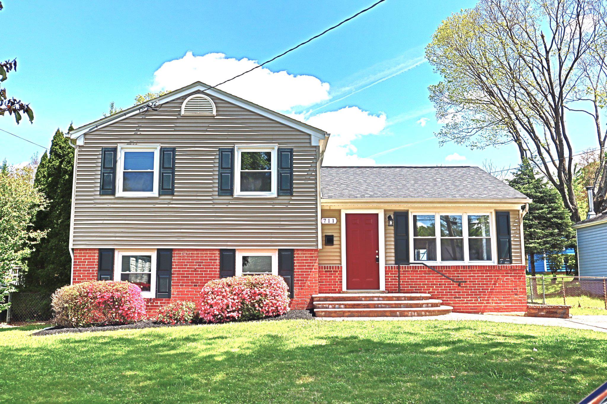 711 Woodburn Road, Rockville