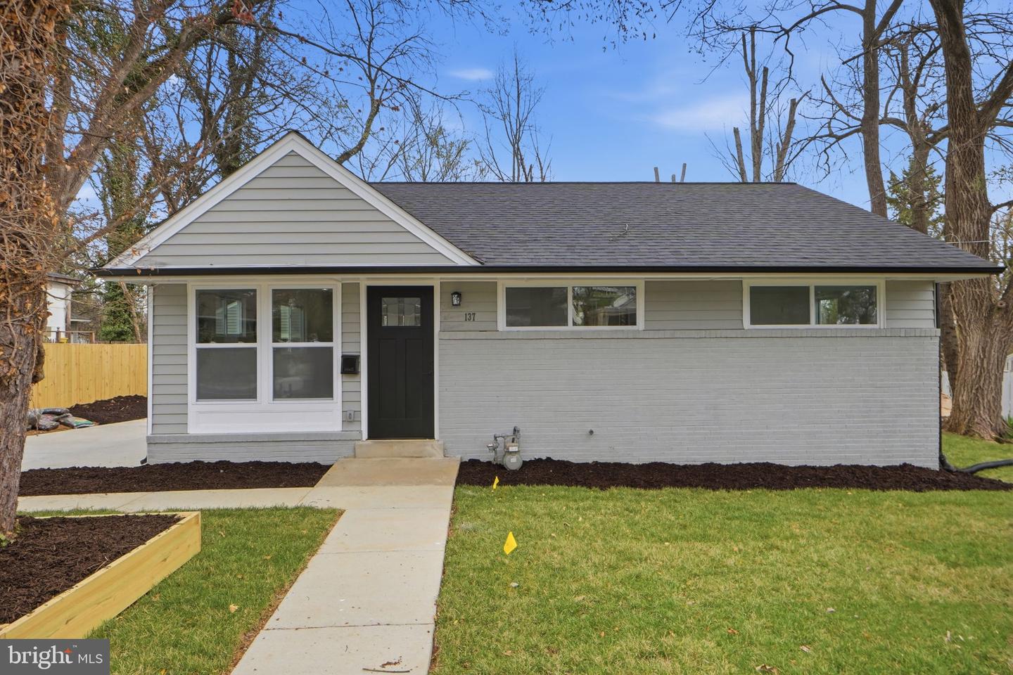 13711 Parkland Drive, Rockville