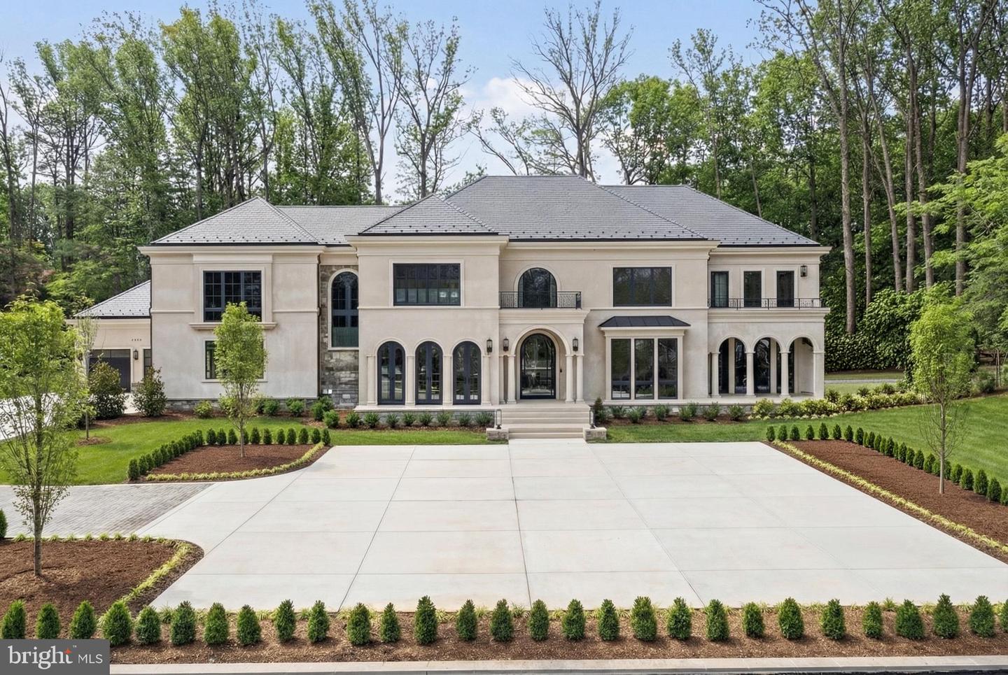 7112 Natelli Woods Lane