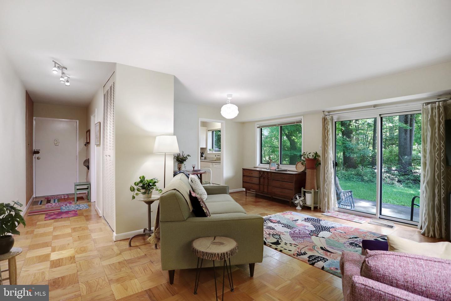 10607 Montrose Avenue #m-3