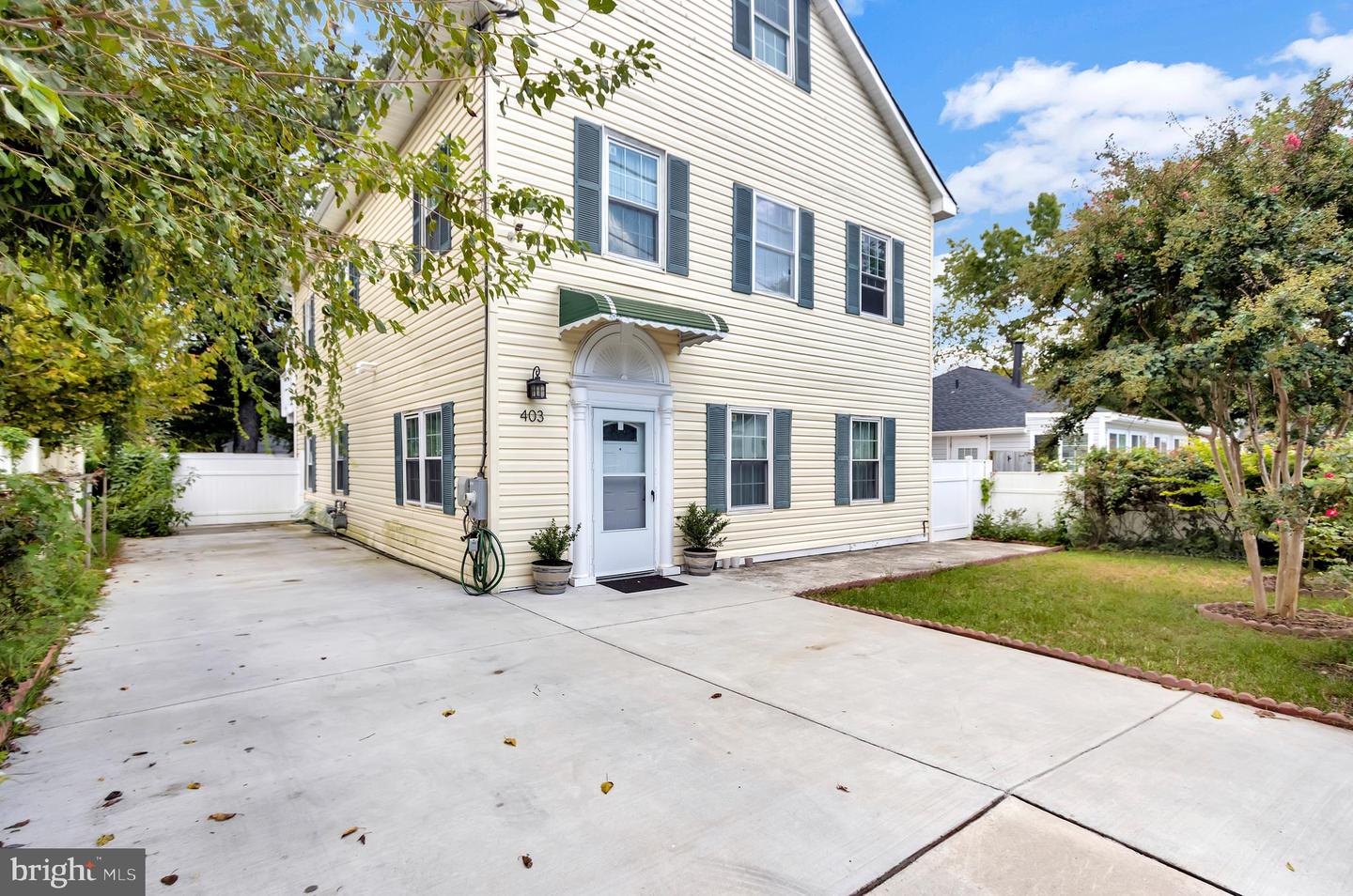 403 N Horners Lane