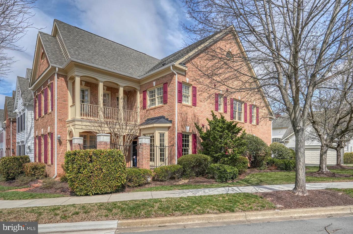 300 Lisa Oaks Way, Rockville