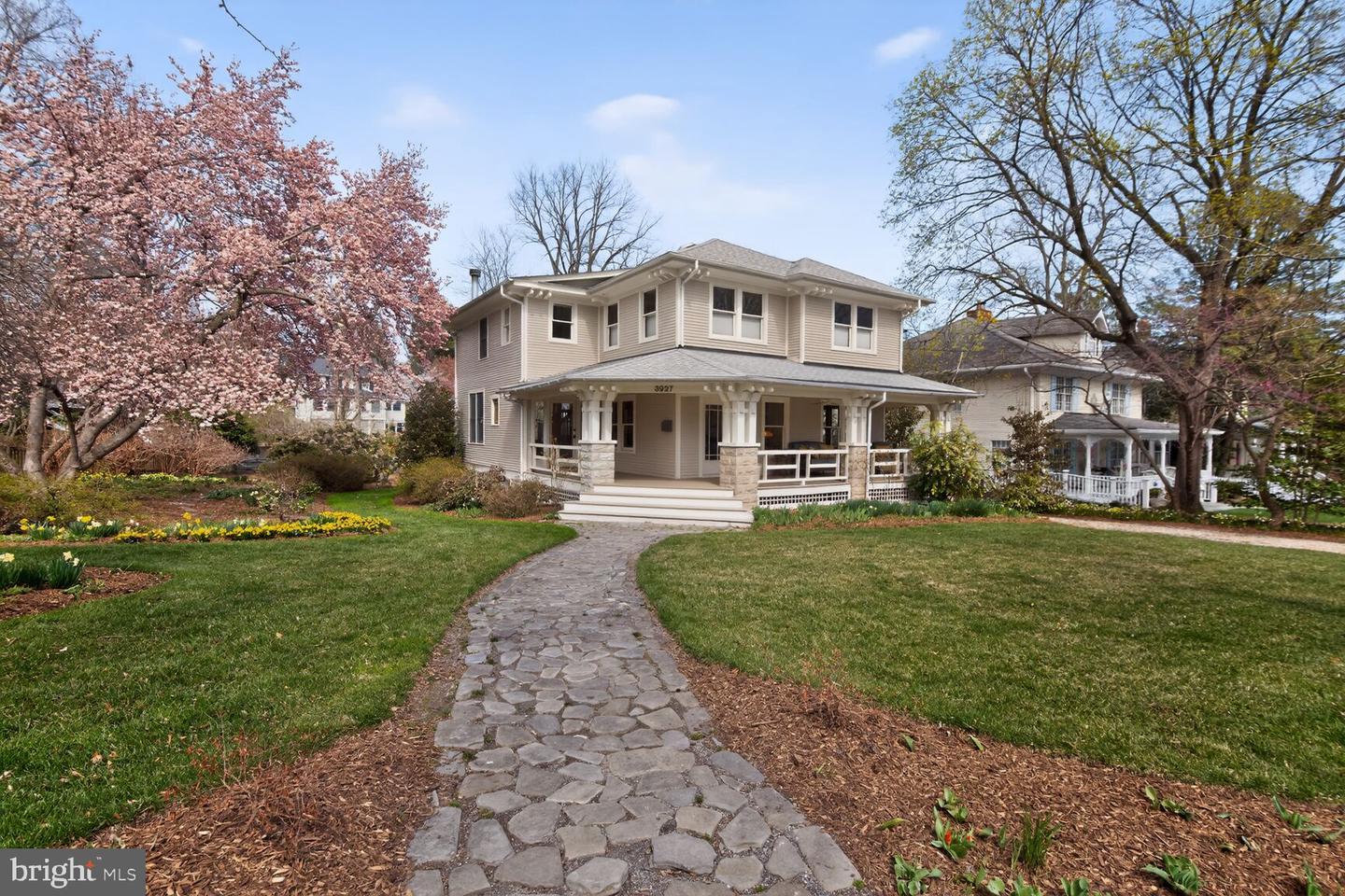 3927 Washington Street, Kensington