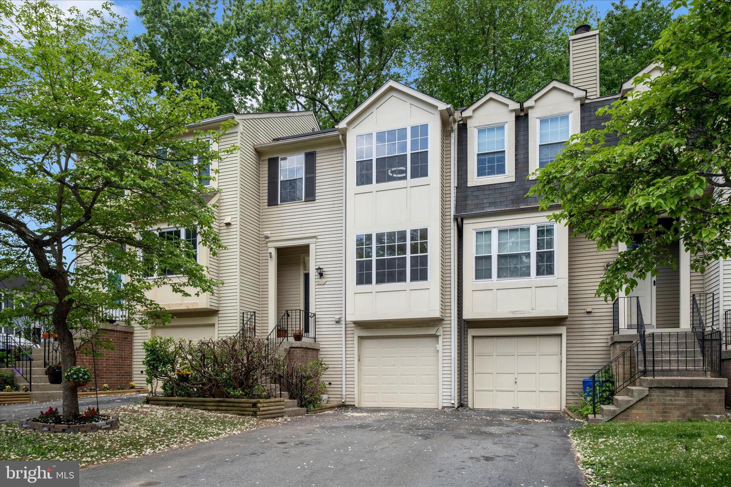 52 Cherry Bend Ct