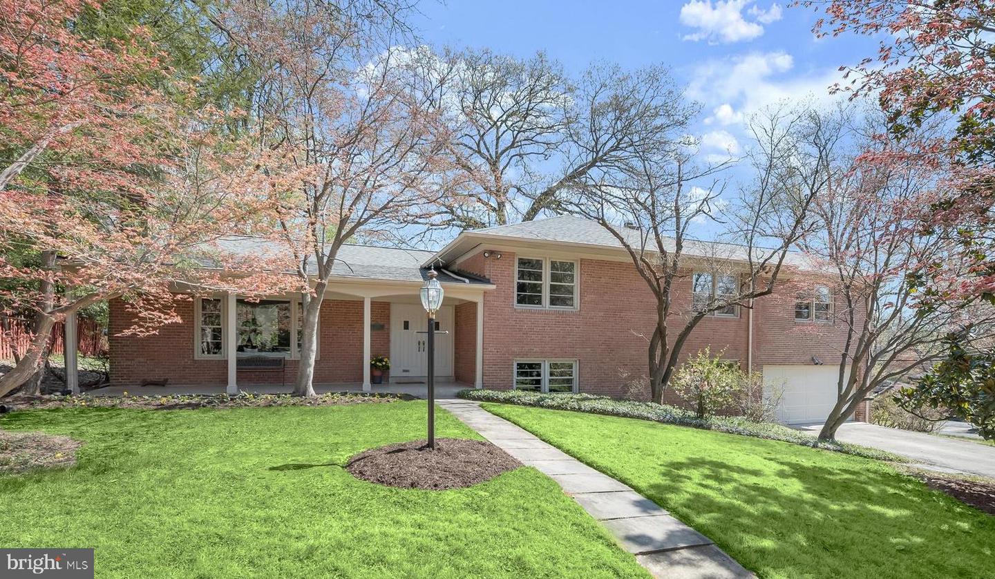 7001 Hopewood Street, Bethesda