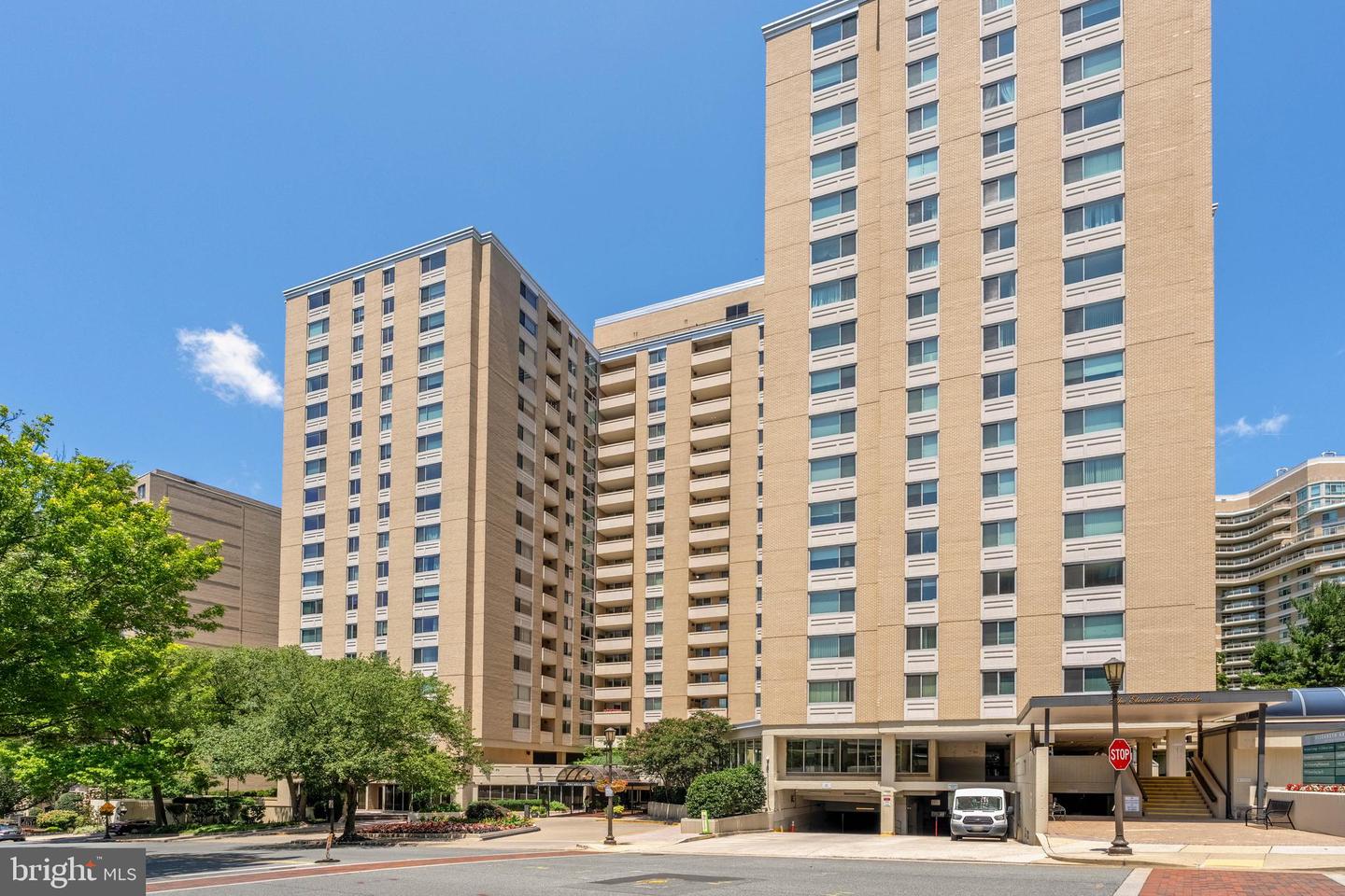 4601 N Park Avenue #1118, Chevy Chase