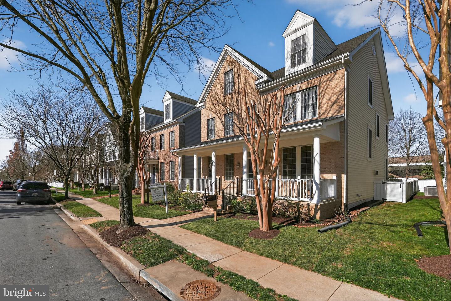 809 Royal Crescent, Rockville