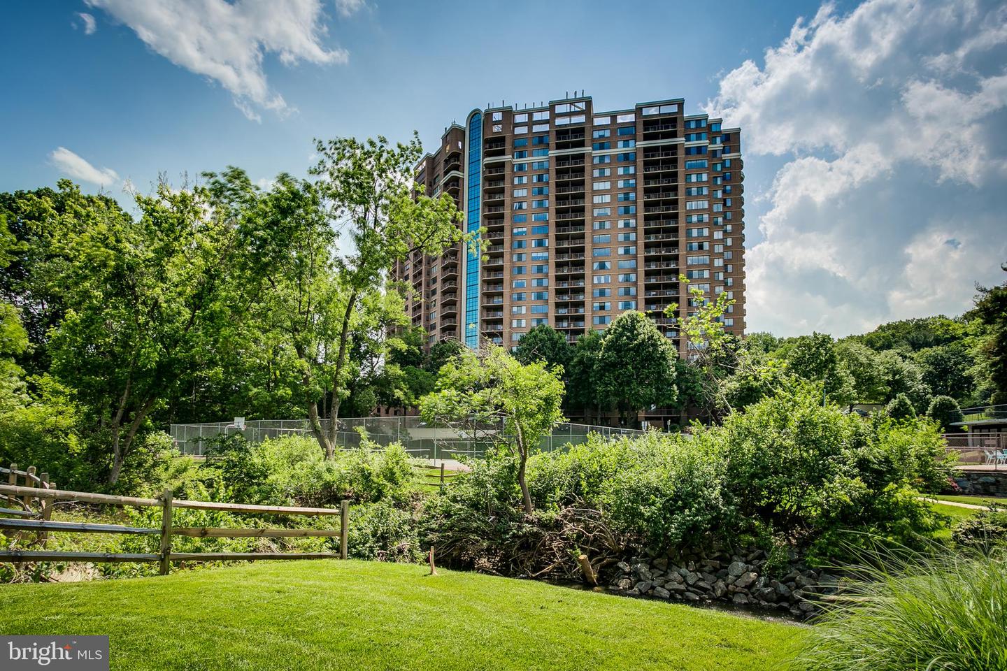 10101 Grosvenor Place #1908