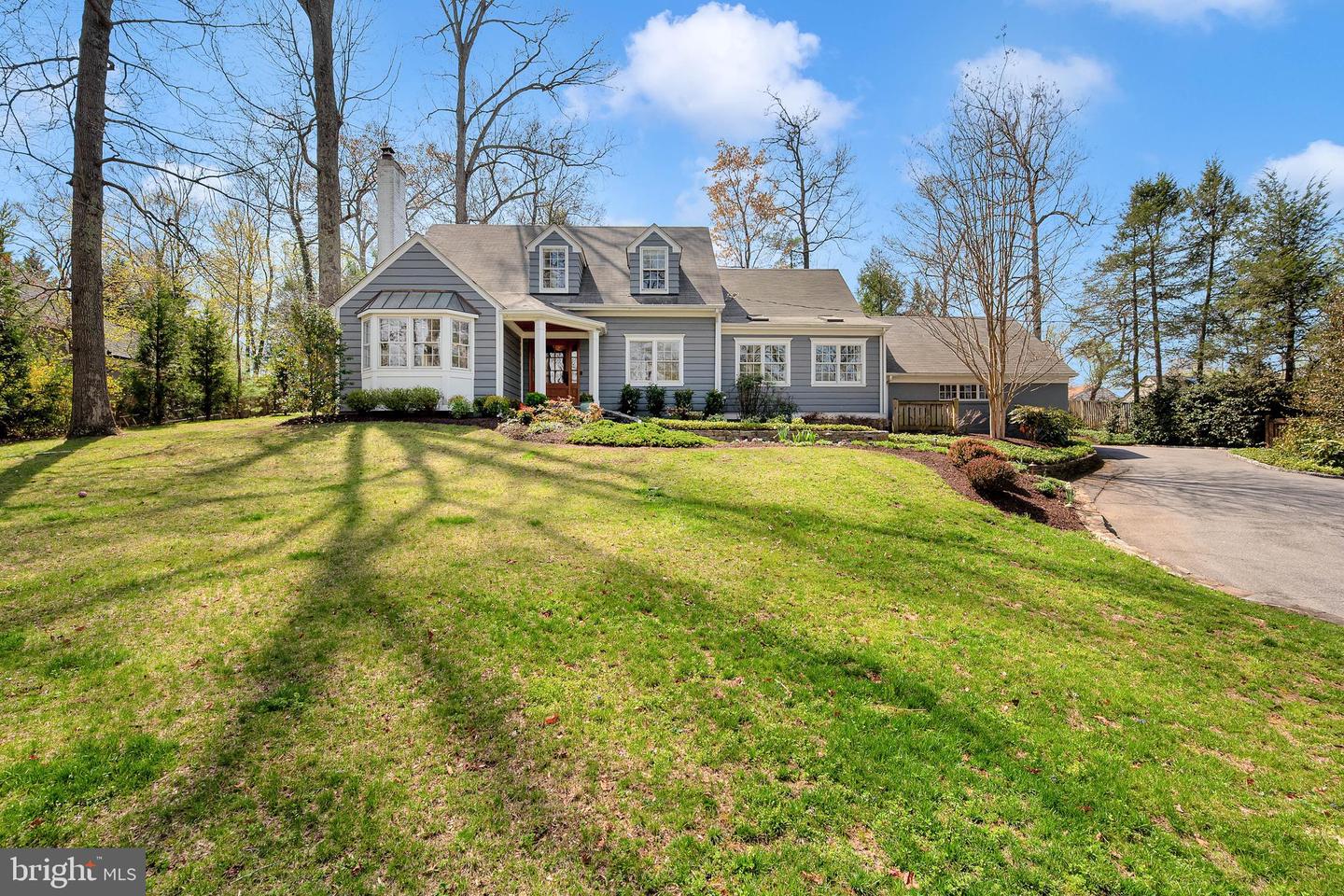 9218 Aldershot Drive, Bethesda