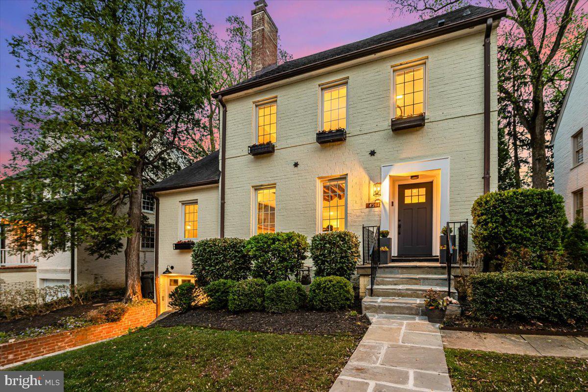 4214 Oakridge Lane, Chevy Chase