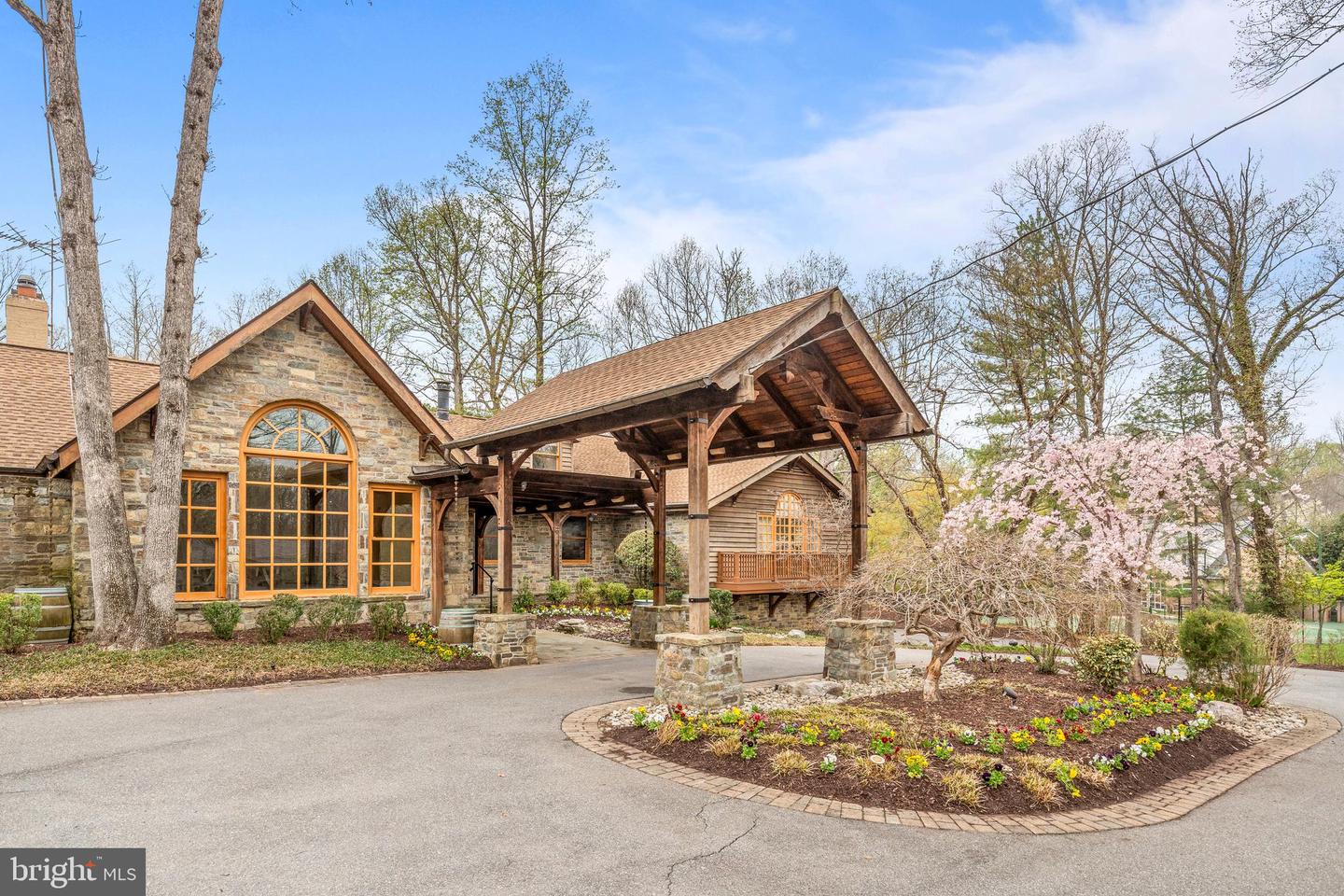 10204 Bentcross Drive, Potomac
