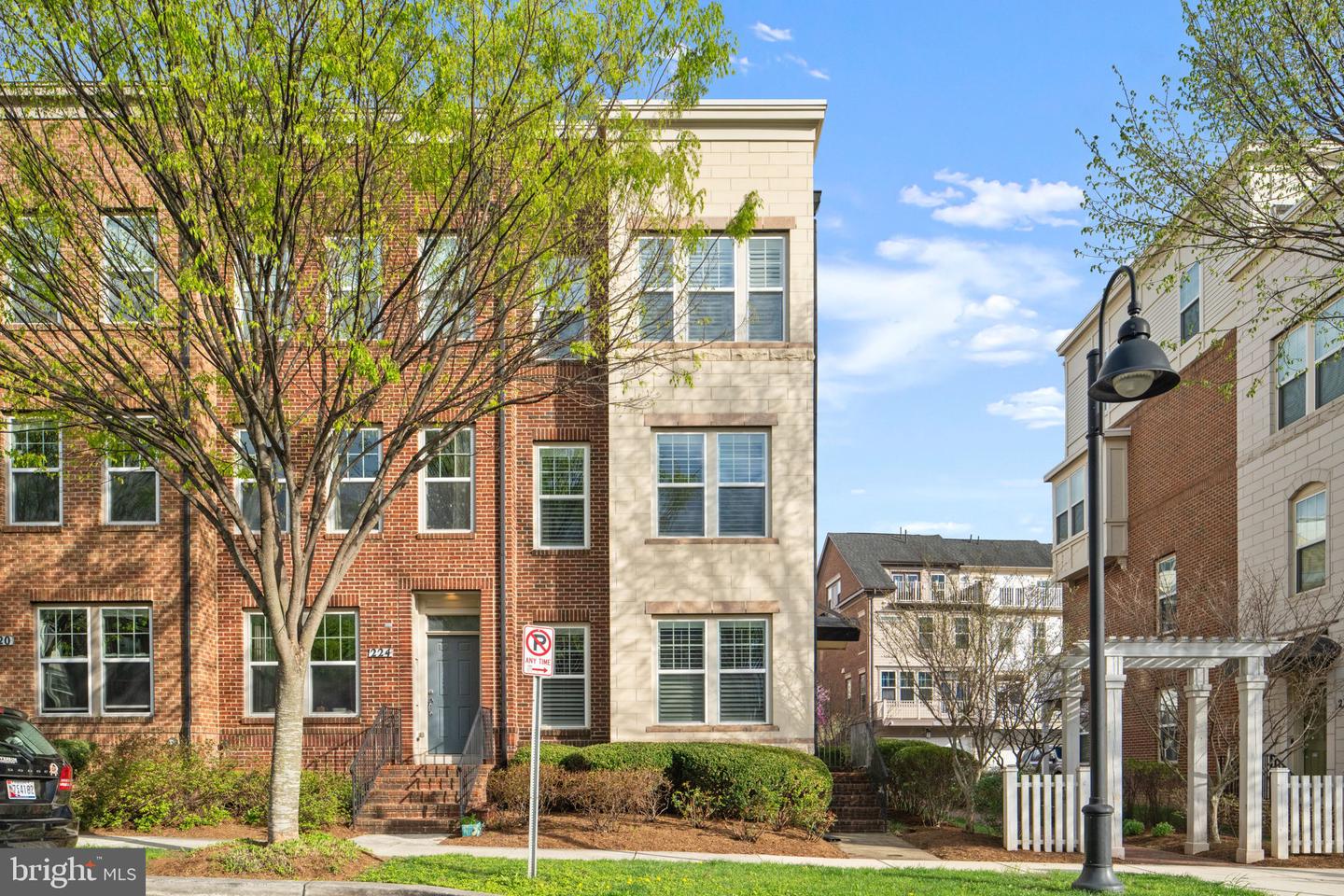 228 Hemingway Drive, Gaithersburg