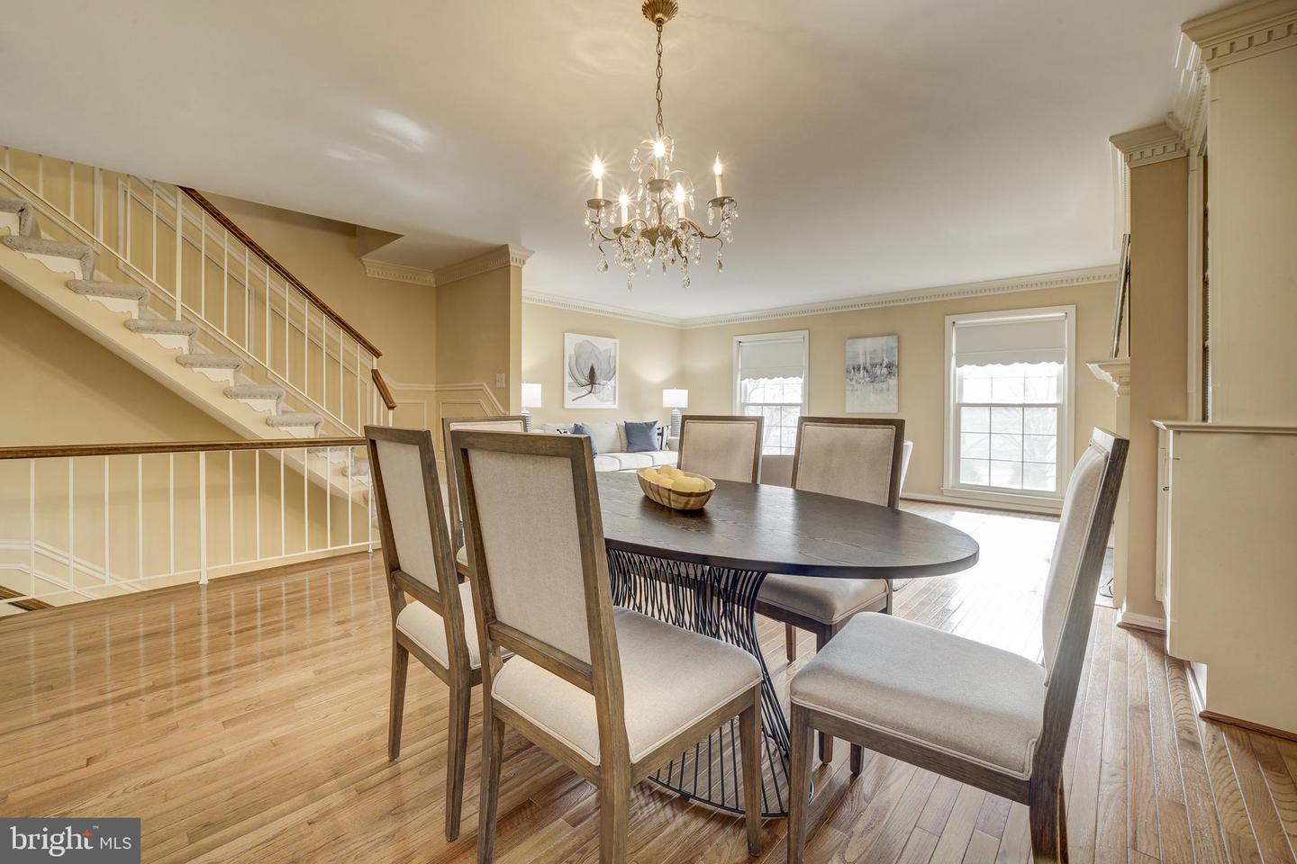 10902 Wickshire Way #f, Rockville