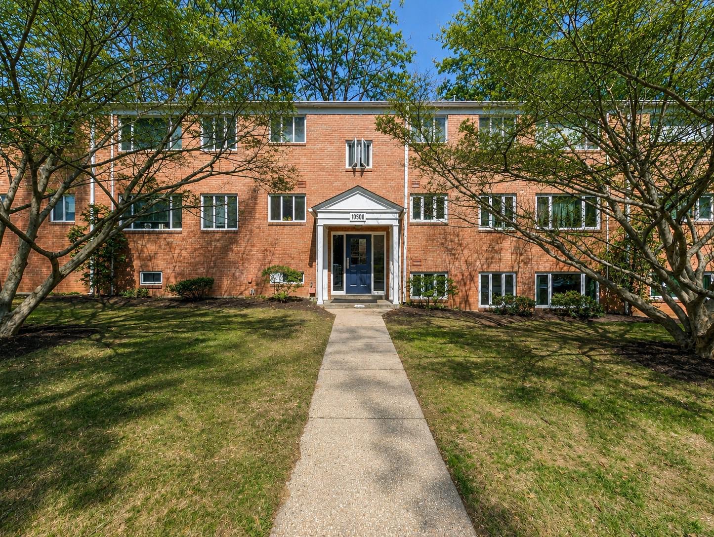 10500 Montrose Ave # 203