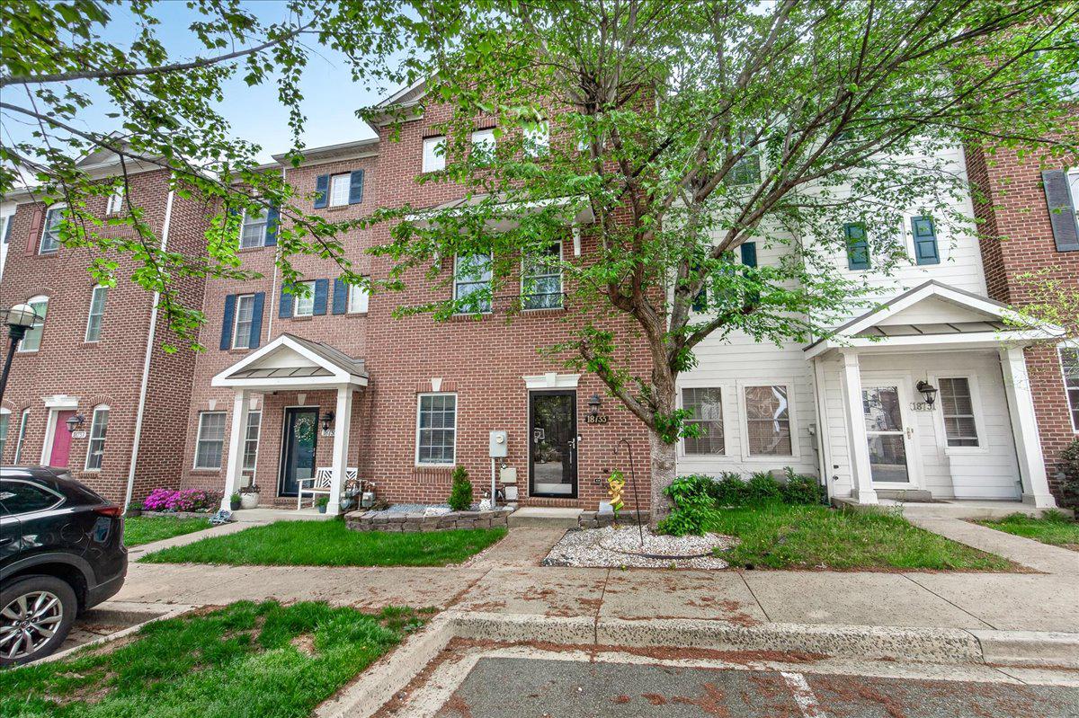 18733 Falling River Drive, Gaithersburg