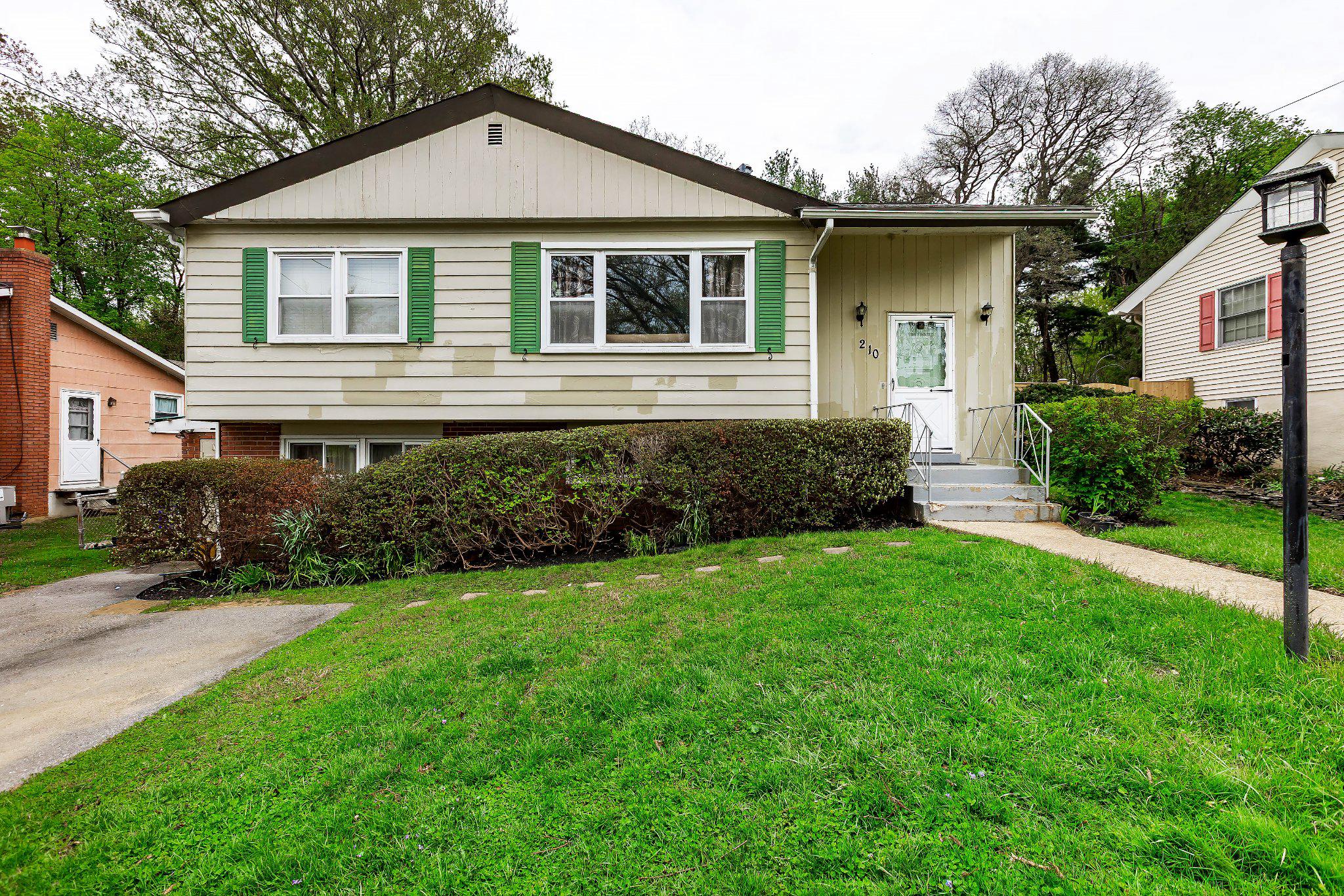 210 Hardy Place