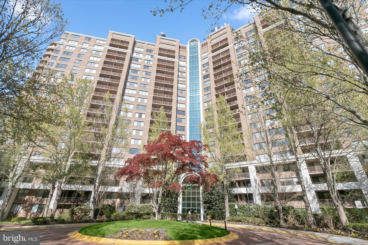 10101 Grosvenor Place #1106, Rockville
