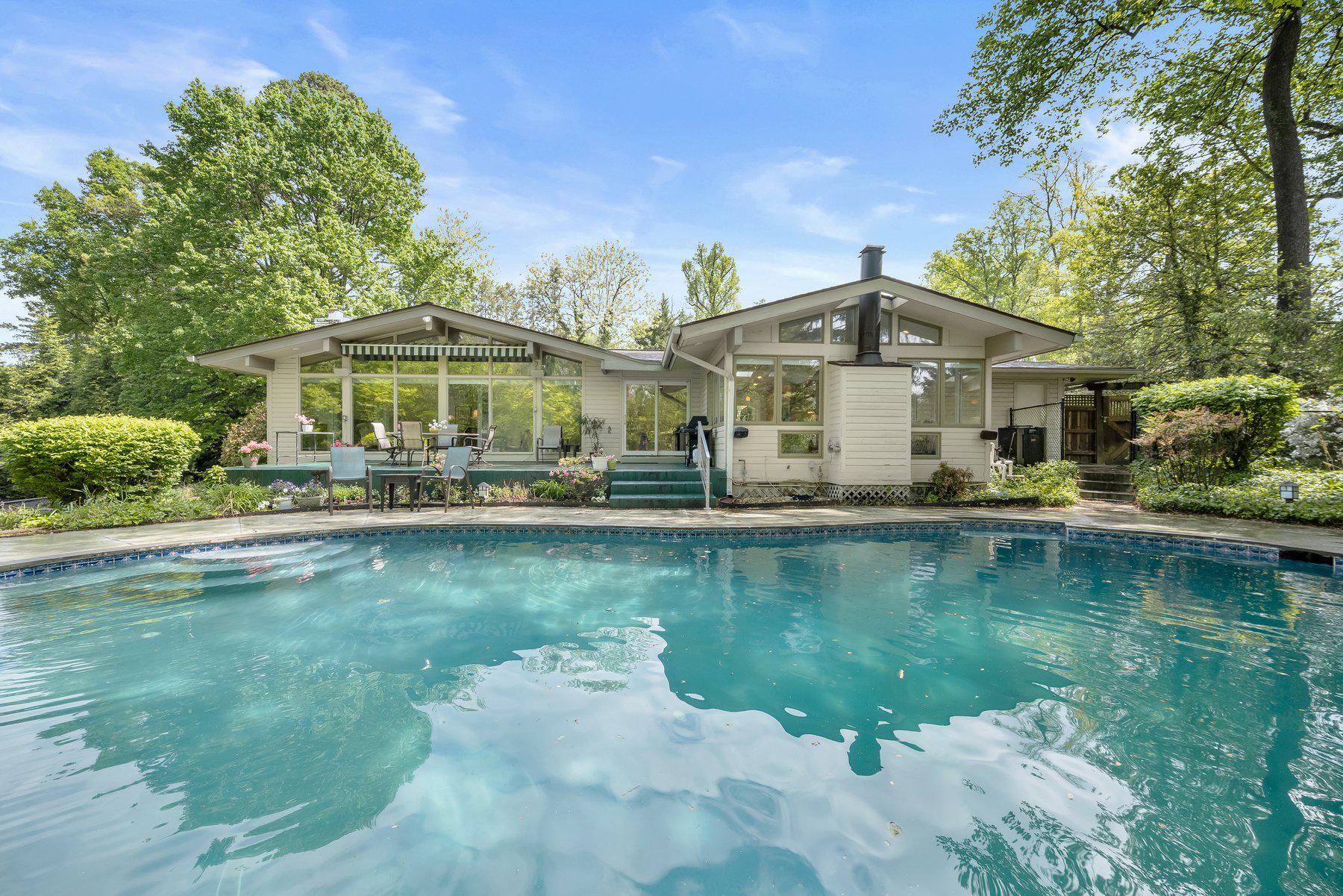 7104 Oak Forest Lane, Bethesda