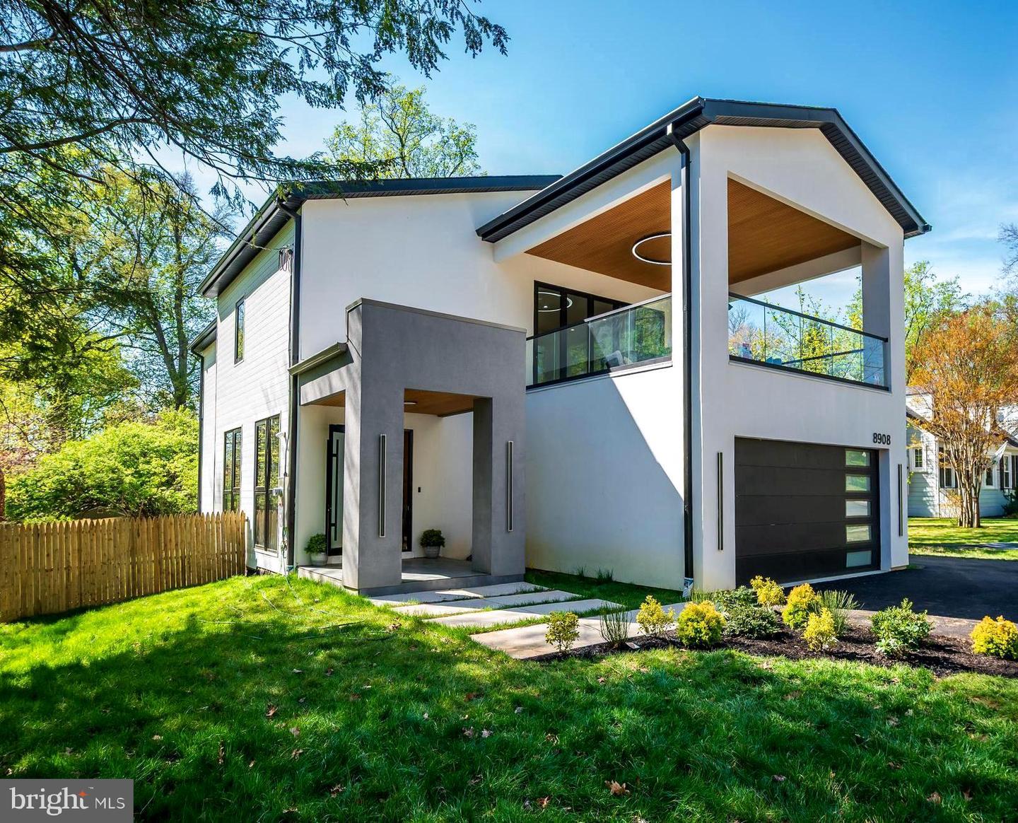 8908 Mohawk Lane
