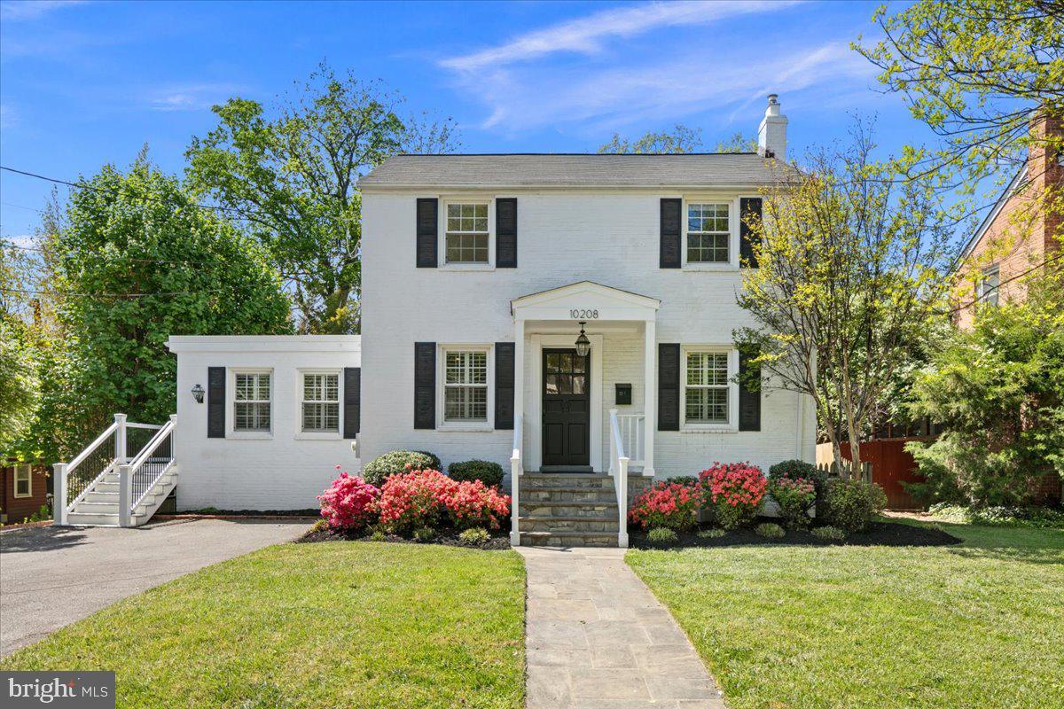 10208 Summit Avenue, Kensington