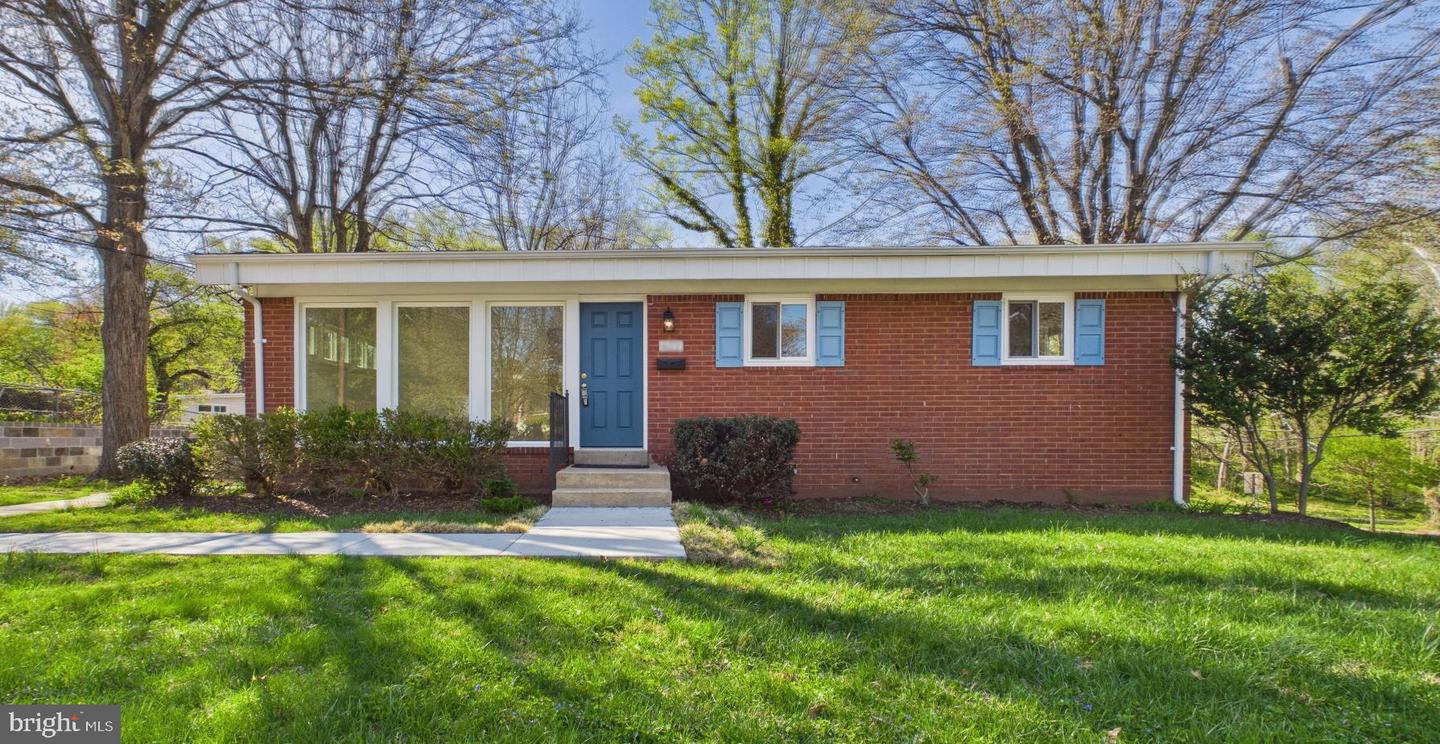 622 Mcintyre Road, Rockville
