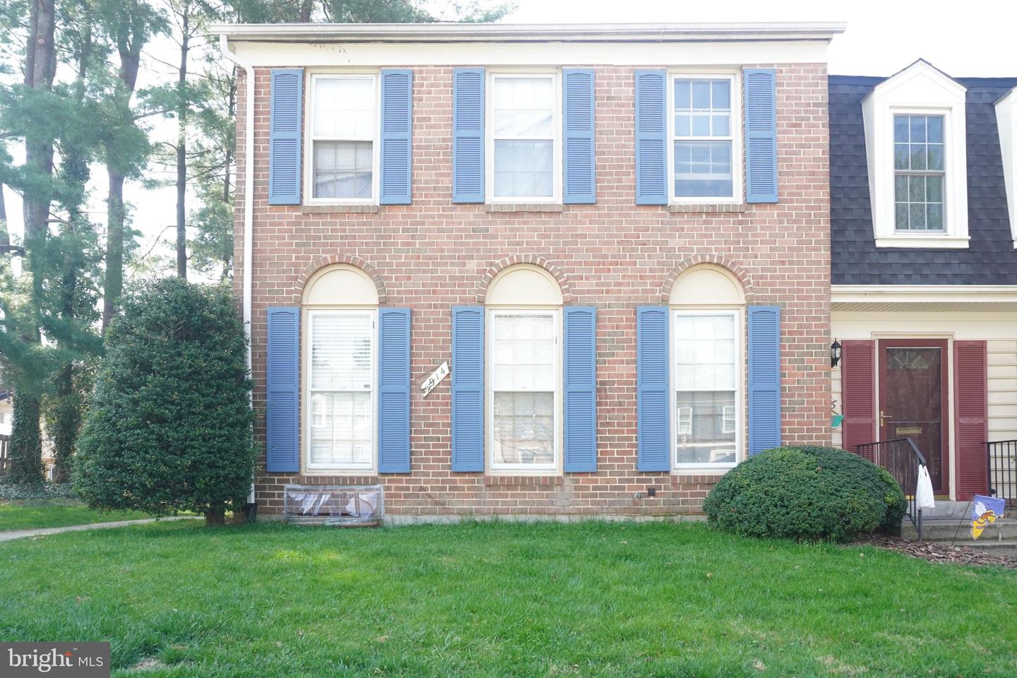 9914 Maple Leaf Drive
