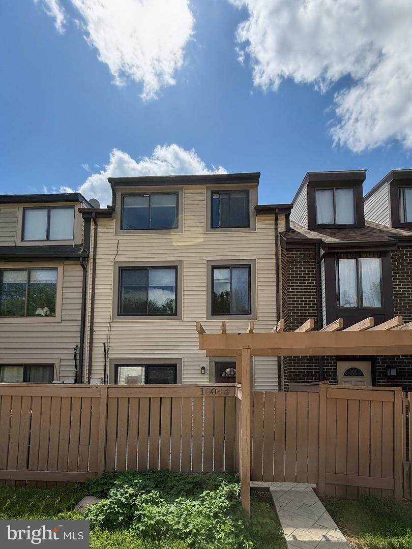 10044 Forest View Place