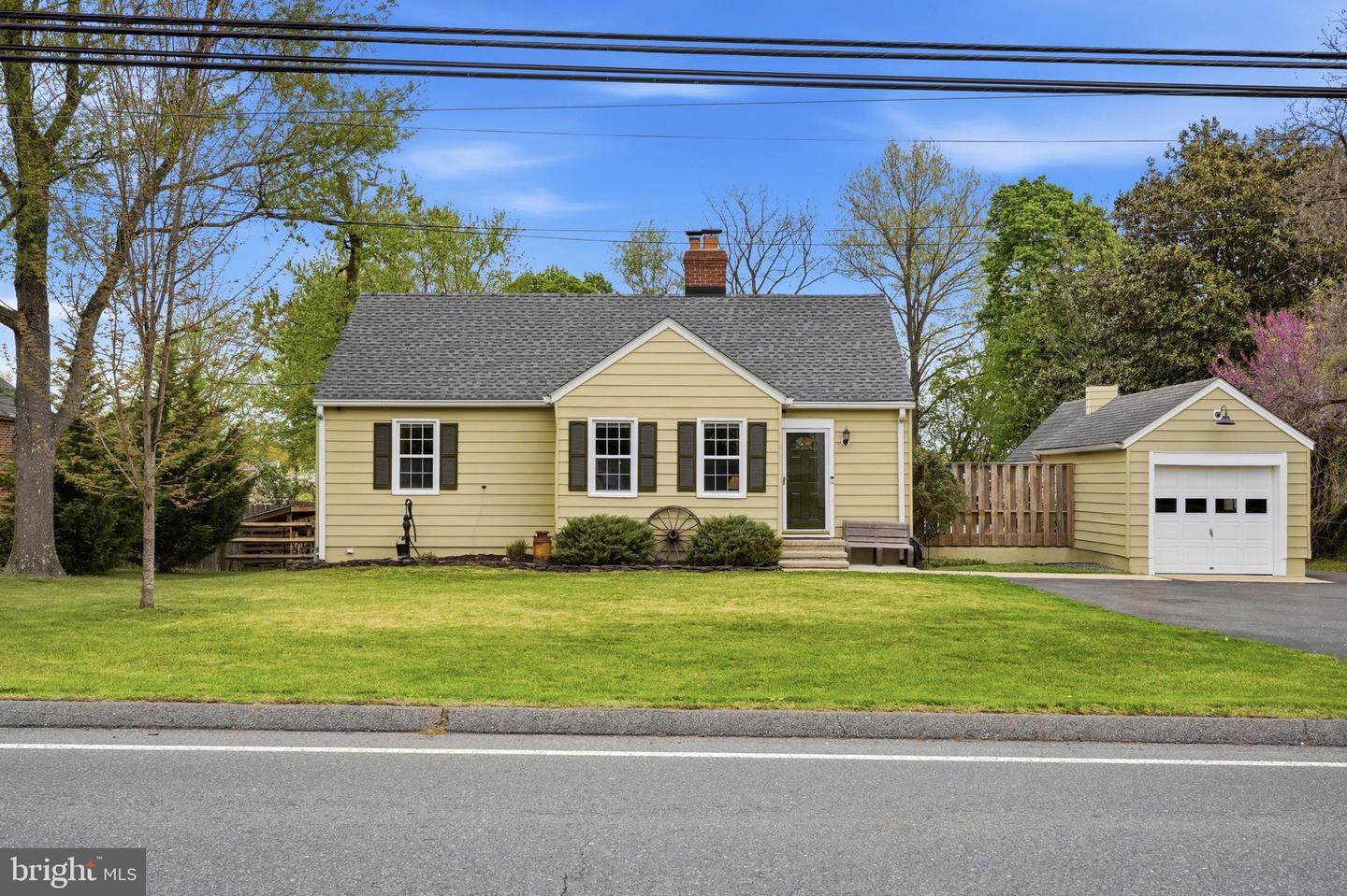 23725 Woodfield Road, Gaithersburg