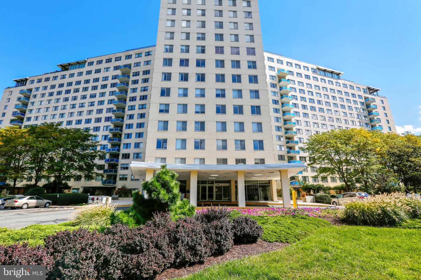 10401 Grosvenor Place #708, Rockville