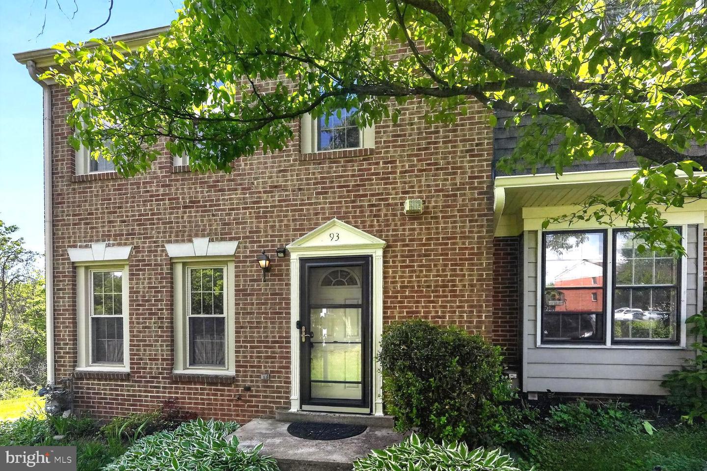 93 Bralan Ct