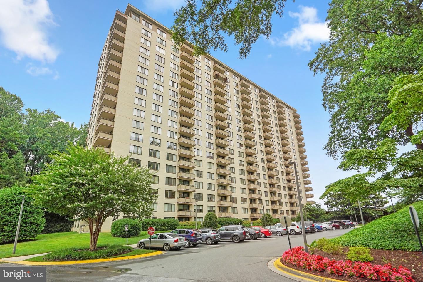 5225 Pooks Hill Road #804n