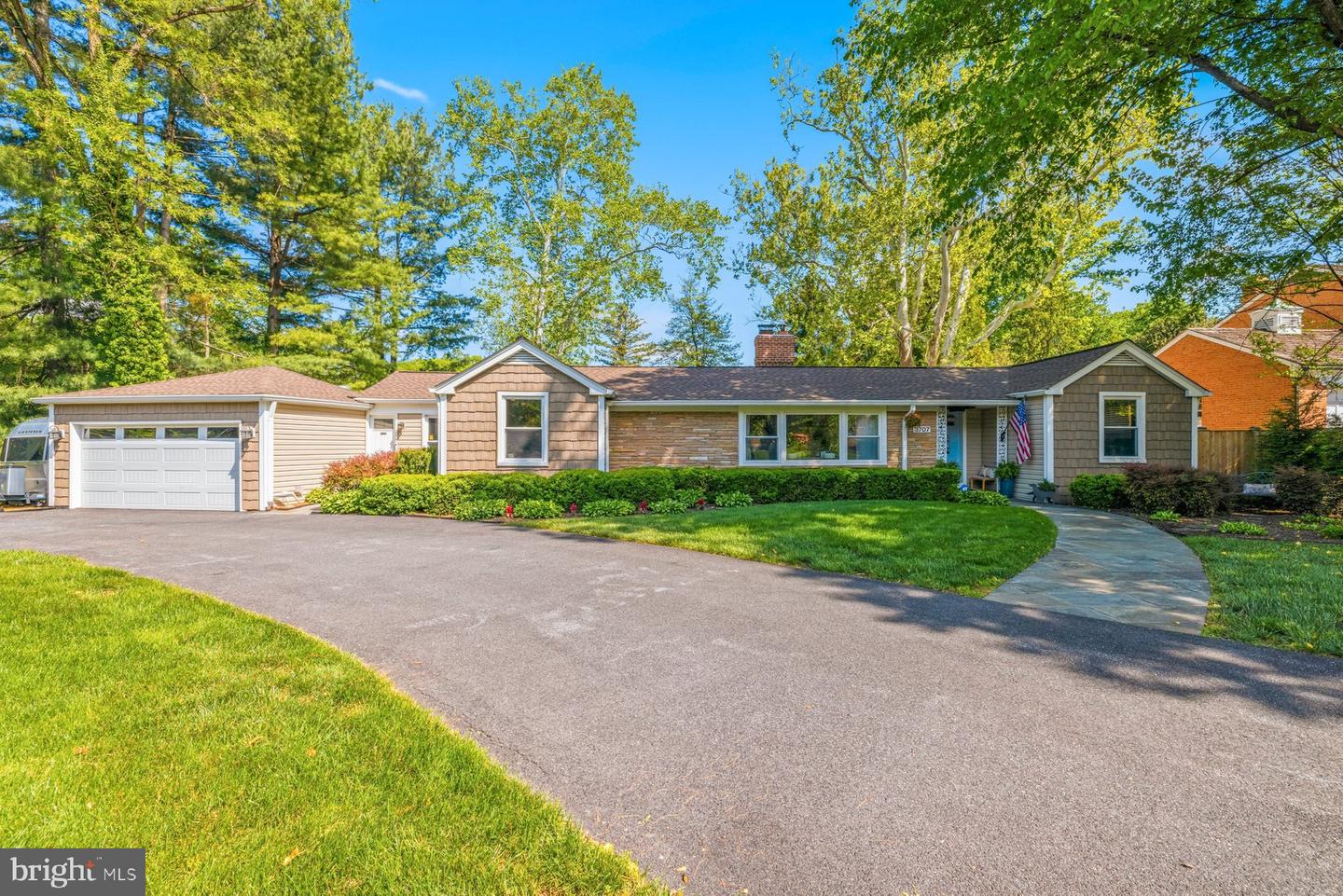 3707 East West Highway, Chevy Chase