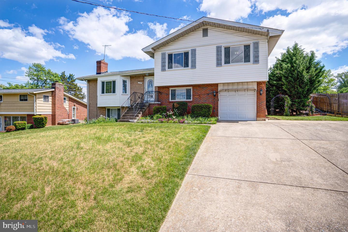 907 Tracy Drive, Silver Spring
