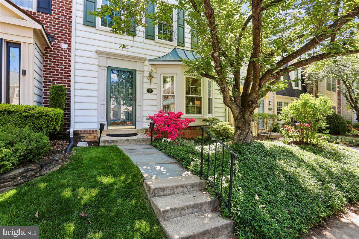 9 Fountain Valley Court, Montgomery Village