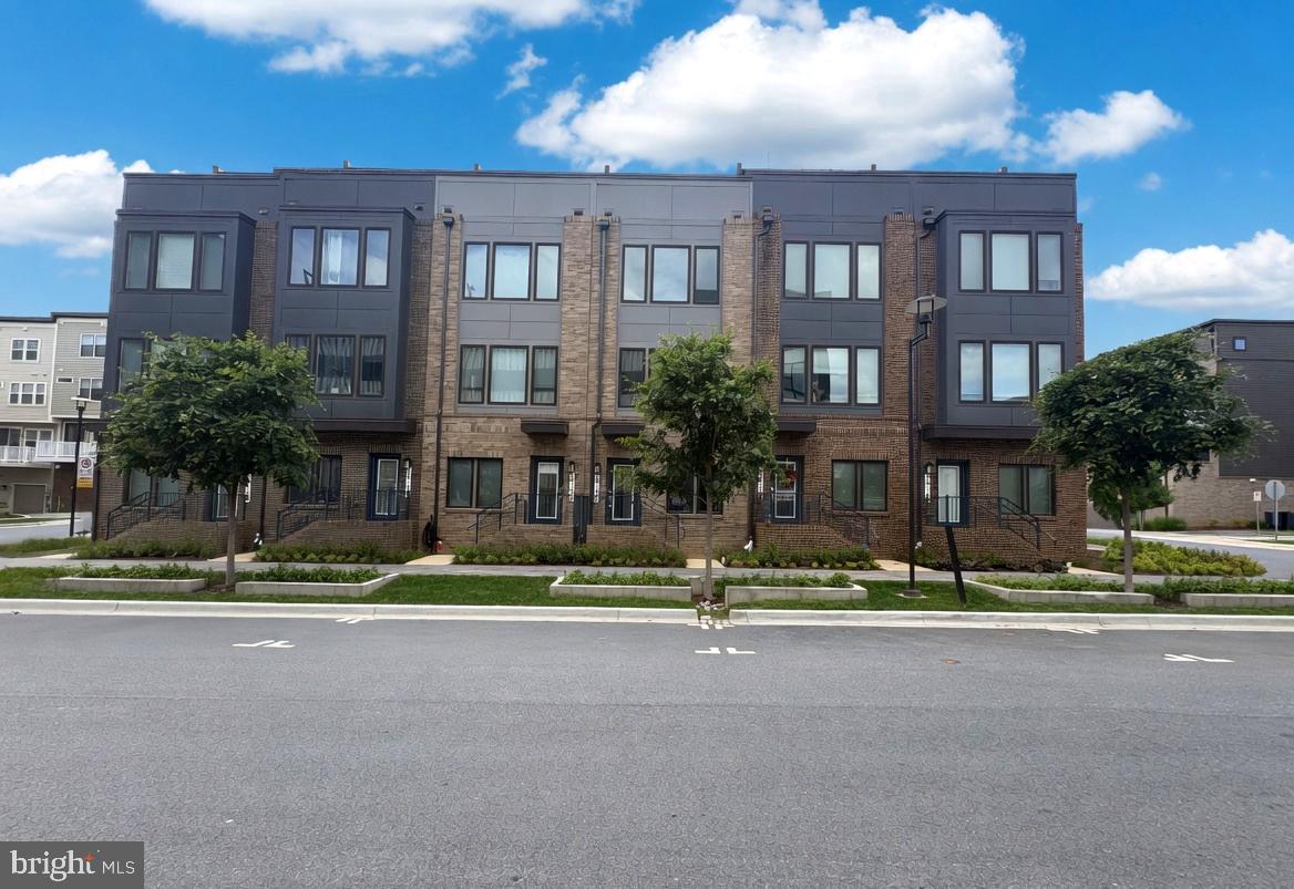 16136 Columbus Avenue, Rockville