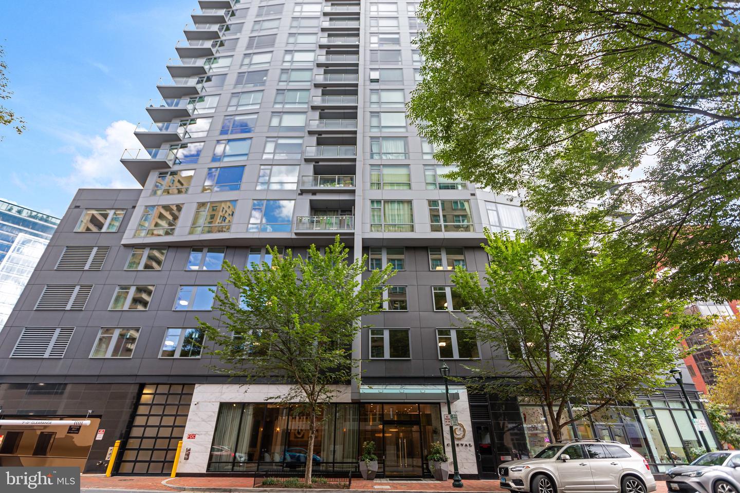 4960 Fairmont Avenue #905, Bethesda