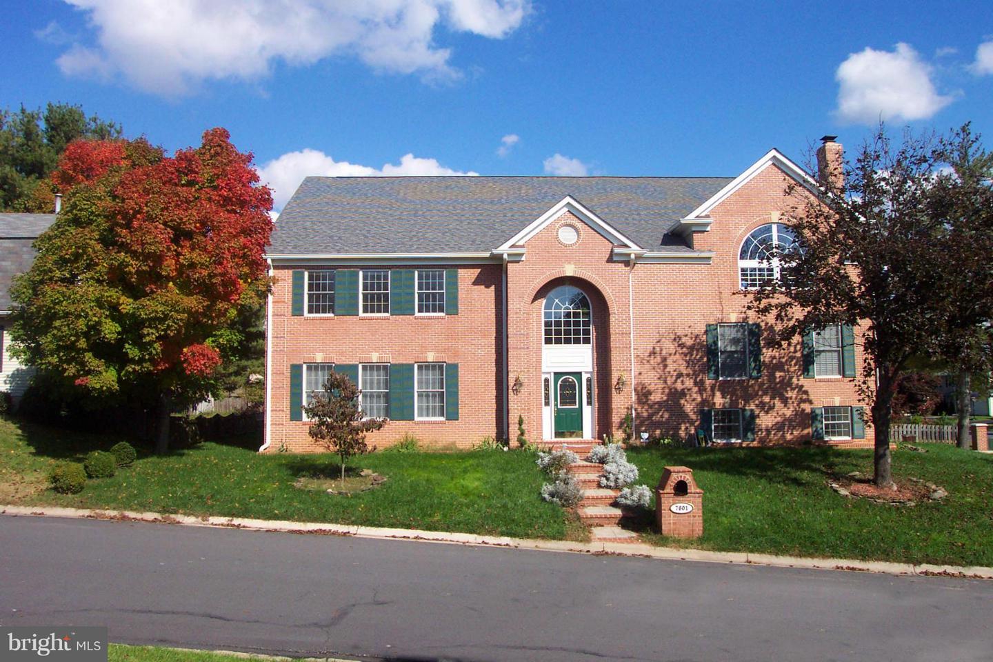 7601 Anamosa Way