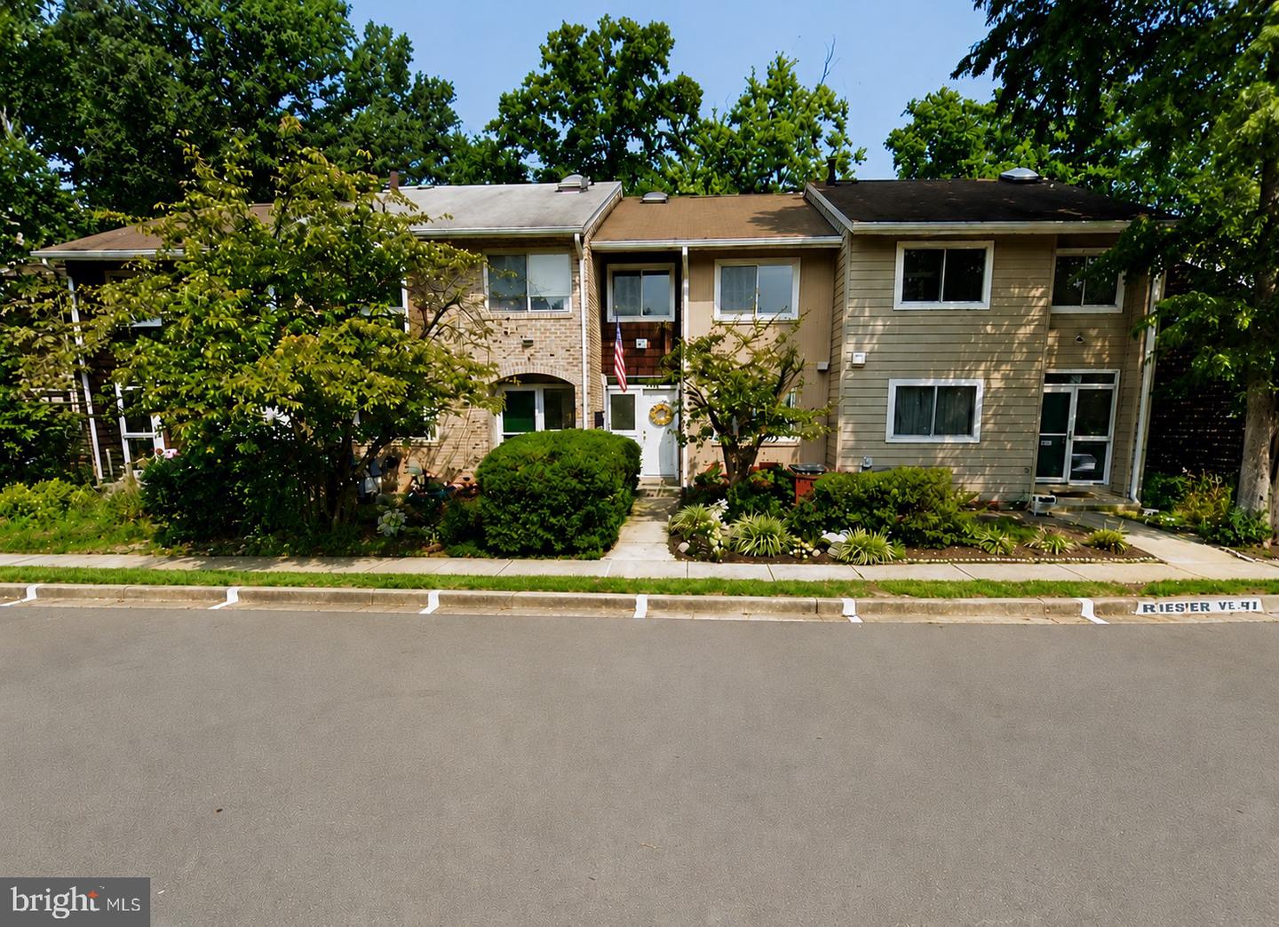 848 New Mark Esplanade, Rockville