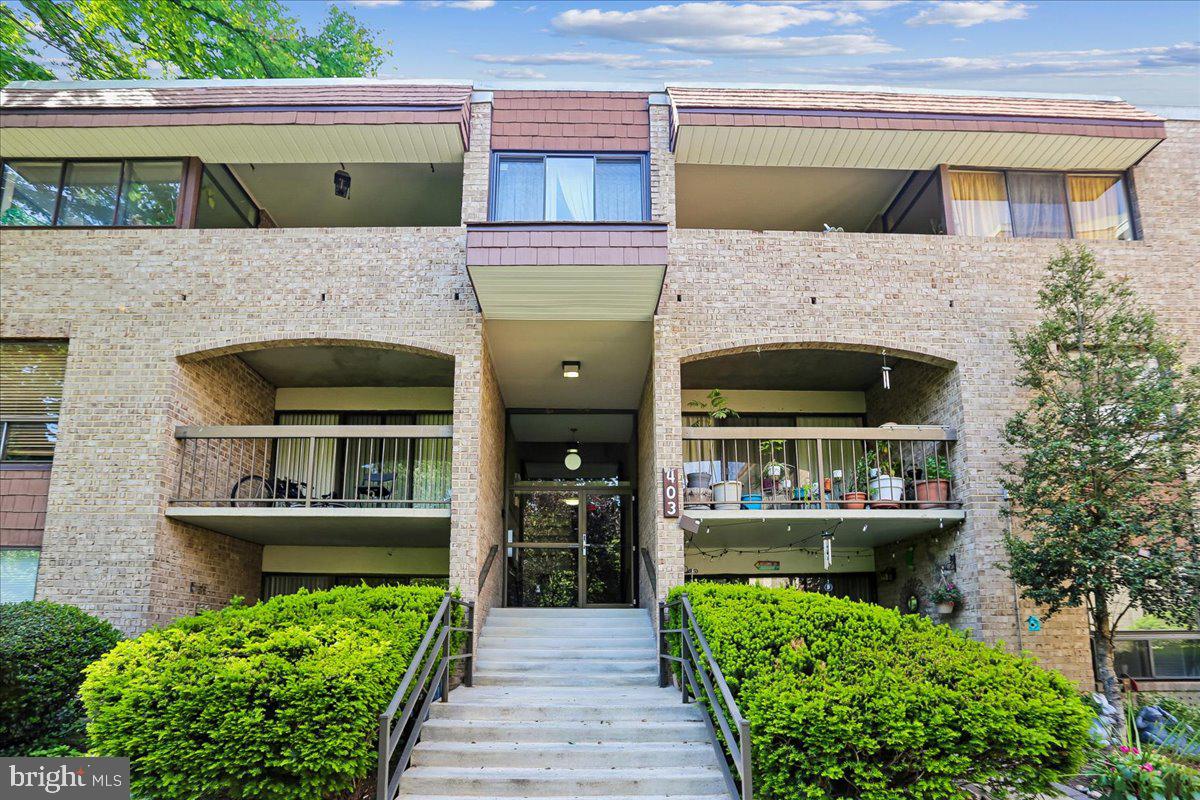403 Christopher Avenue #33, Gaithersburg